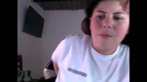 Snapshot of erotic_katia chatting on April 19, 6:43 pm Sara online show from April 19, 6:43 pm