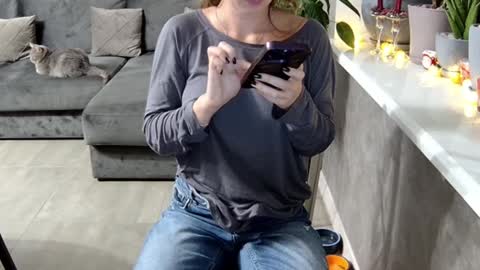 Melissa   online show from December 14, 2:31 pm