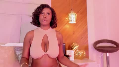 Snapshot of eroticalana_ chatting on February 19, 11:56 pm Alana online show from February 19, 11:56 pm