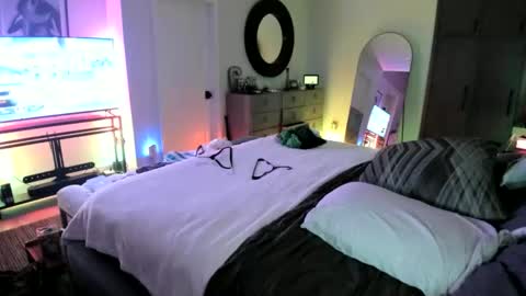 Snapshot of eroticextasy818 chatting on October 13, 10:37 am eroticextasy818 online show from October 13, 10:37 am