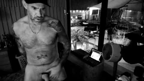 Snapshot of eroticextasy818 chatting on December 21, 11:28 am eroticextasy818 online show from December 21, 11:28 am