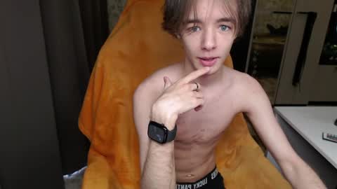 Snapshot of ervi_ chatting on May 5, 11:29 am ERV1II online show from May 5, 11:29 am