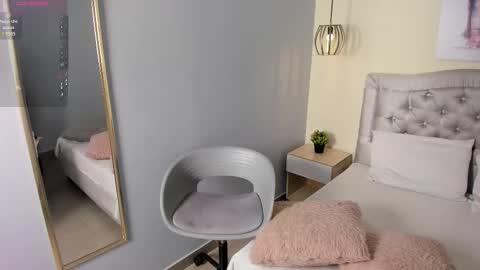 Escarlet online show from March 18, 11:46 am