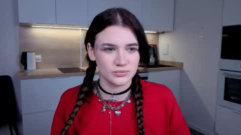 EshleGreen online show from December 17, 4:24 pm