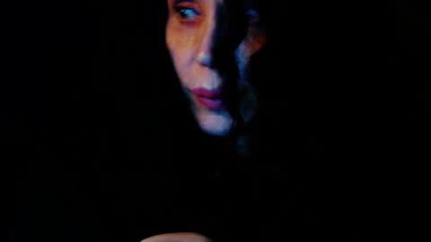Snapshot of eskeira_ chatting on March 12, 8:31 pm Esther online show from March 12, 8:31 pm