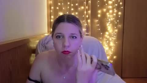 esma347866 online show from May 14, 10:27 pm