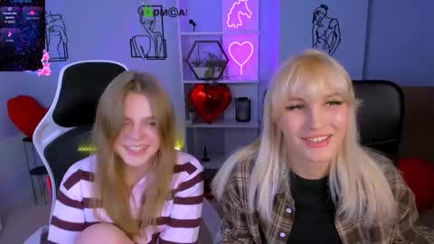 Snapshot of esma_shine chatting on October 14, 7:47 pm esma_shine online show from October 14, 7:47 pm