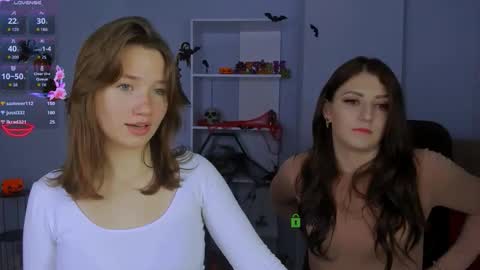 Snapshot of esma_shine chatting on October 19, 7:47 pm esma_shine online show from October 19, 7:47 pm