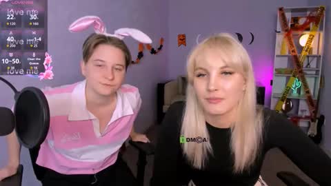 Snapshot of esma_shine chatting on October 28, 8:33 pm esma_shine online show from October 28, 8:33 pm