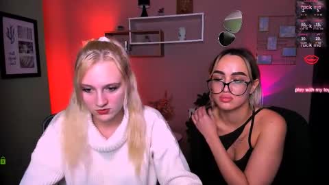 Snapshot of esma_shine chatting on October 29, 2:30 pm esma_shine online show from October 29, 2:30 pm