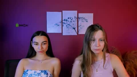 esme_moore_ online show from October 28, 9:35 am