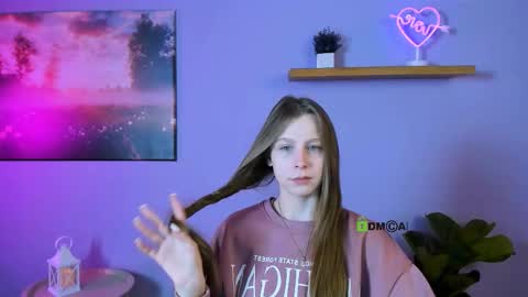 esme_moore_ online show from November 6, 9:43 am