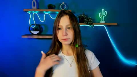esme_moore_ online show from November 11, 9:42 am