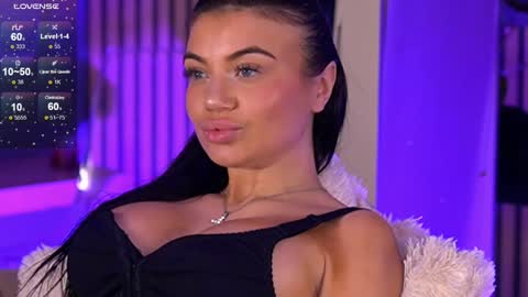 Esme online show from December 11, 2:30 am