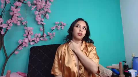 Snapshot of esmerald_1111 chatting on November 18, 11:47 am Esmeralda online show from November 18, 11:47 am