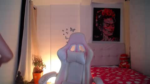 Snapshot of esmeralda098 chatting on January 8, 1:32 am Esmeralda online show from January 8, 1:32 am
