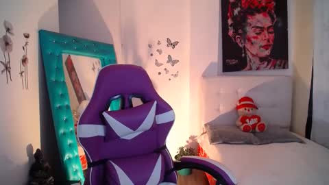 Snapshot of esmeralda098 chatting on September 17, 8:21 pm Esmeralda online show from September 17, 8:21 pm