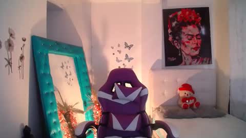 Snapshot of esmeralda098 chatting on September 22, 8:11 pm Esmeralda online show from September 22, 8:11 pm