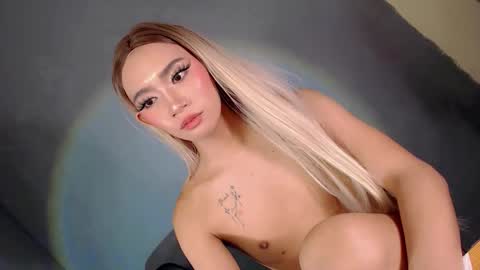 Snapshot of esmeralda28x chatting on April 26, 8:50 pm esmeralda28x online show from April 26, 8:50 pm