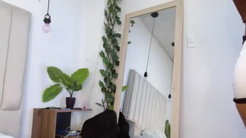 Snapshot of esmeralda_as chatting on June 19, 1:59 pm esmeralda_as online show from June 19, 1:59 pm