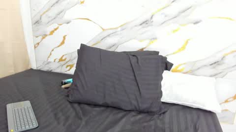 Snapshot of esmeralda_jenn11 chatting on July 16, 6:14 pm Esmeralda online show from July 16, 6:14 pm
