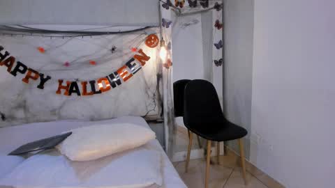 Snapshot of esmeraldanyx chatting on October 28, 10:23 pm esmeraldanyx online show from October 28, 10:23 pm