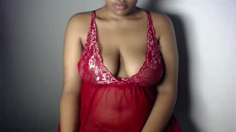 Snapshot of esmeray_ chatting on May 30, 1:14 am Esme online show from May 30, 1:14 am