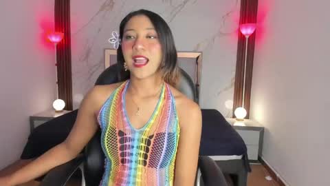 esperanzamora online show from April 29, 11:58 am