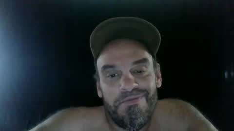 Snapshot of essensualelf chatting on October 19, 2:01 am Essensual Elf online show from October 19, 2:01 am