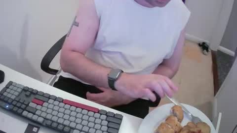 Snapshot of essex_wild chatting on July 16, 8:04 pm Morph online show from July 16, 8:04 pm