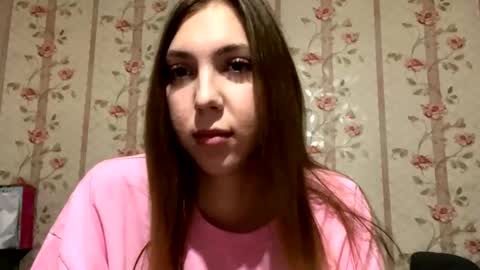 Snapshot of essiecutty chatting on November 20, 2:39 pm Kate online show from November 20, 2:39 pm