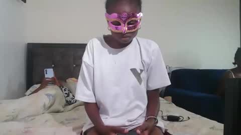 Snapshot of essypetite chatting on May 25, 8:15 pm essypetite online show from May 25, 8:15 pm