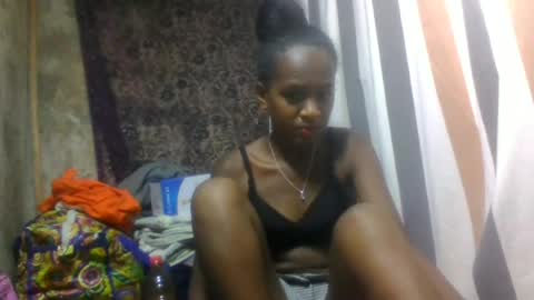 estancelee online show from June 13, 11:52 am