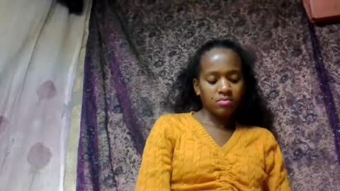 estancelee online show from July 18, 11:14 am
