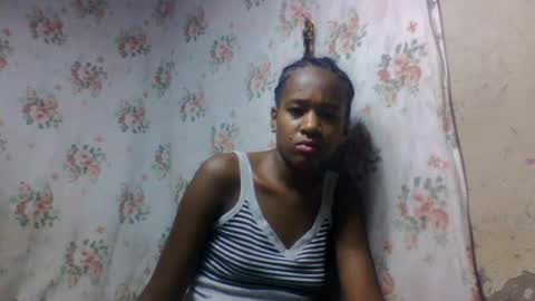 estancelee online show from July 26, 10:38 pm