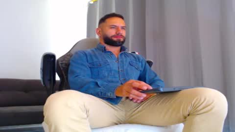 esteban online show from November 18, 4:55 pm