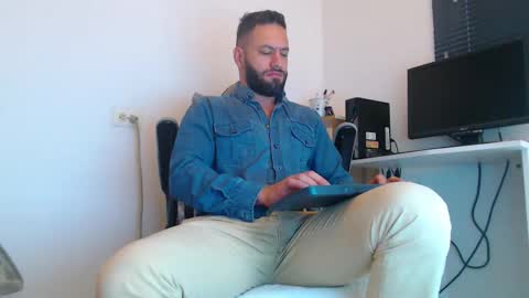 esteban online show from February 17, 12:45 pm