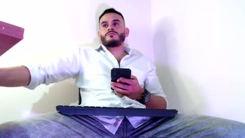 Esteban Fernandez online show from December 22, 4:06 pm