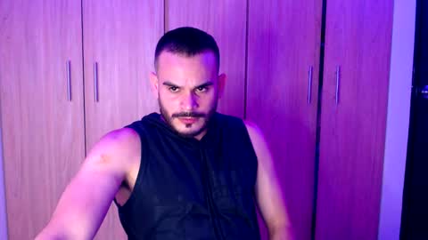 Esteban Fernandez online show from February 2, 5:32 am