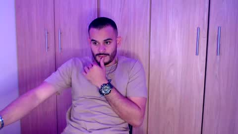 Esteban Fernandez online show from February 12, 5:37 am