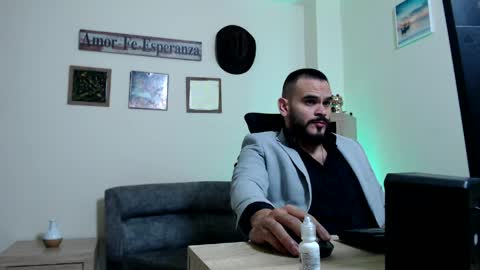 Esteban Fernandez online show from March 17, 3:44 am