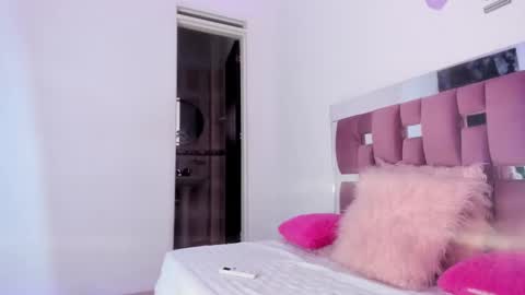 Esteban Reyes  independent model online show from December 20, 1:51 pm