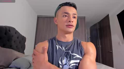 Snapshot of esteban_stud97 chatting on November 1, 8:33 pm Esteban Stud online show from November 1, 8:33 pm