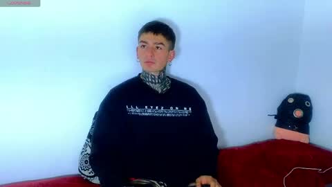 Snapshot of estebanchar_ chatting on April 23, 9:28 pm Esteban independent model online show from April 23, 9:28 pm