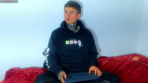 Snapshot of estebanchar_ chatting on May 4, 7:26 am Esteban independent model online show from May 4, 7:26 am