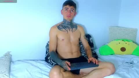 Snapshot of estebanchar_ chatting on May 18, 4:24 pm Esteban independent model online show from May 18, 4:24 pm