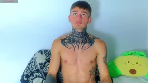 Snapshot of estebanchar_ chatting on May 19, 1:56 am Esteban independent model online show from May 19, 1:56 am