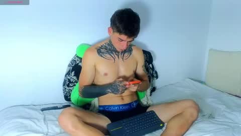 Snapshot of estebanchar_ chatting on June 3, 4:12 pm Esteban independent model online show from June 3, 4:12 pm