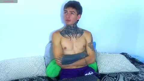 Esteban independent model online show from July 10, 4:31 pm