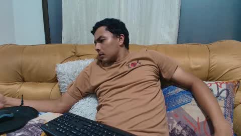 Snapshot of estebancot0314 chatting on October 27, 5:33 am Esteban online show from October 27, 5:33 am